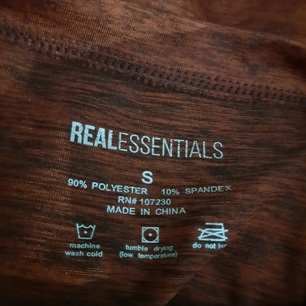 Real Essentials Tank Size Small - Picture 3 of 3